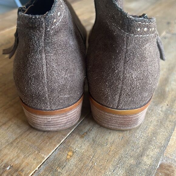 LUCKY BRAND "Benna" Brown Suede Side Zip Boots, Stacked 1.5" Heel, Sz 8 M  CUTE! - Picture 4 of 8